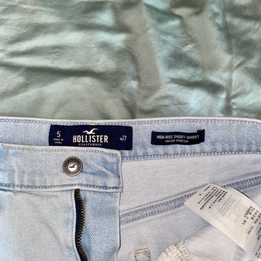 Hollister high waisted shorts💕 Size 5